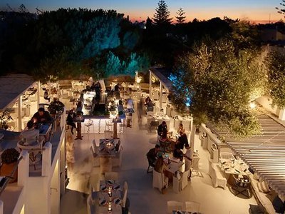 Interni, Χώρα, Μύκονος
